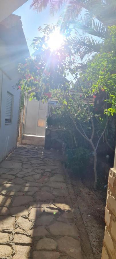 3 חדרים קרקע באפרסק * Eilat