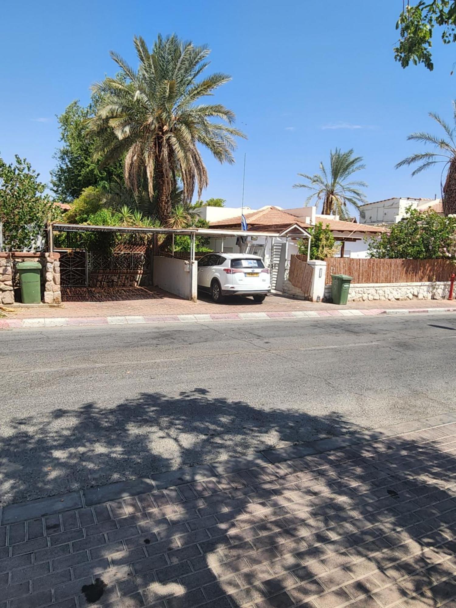 3 חדרים קרקע באפרסק Apartment *